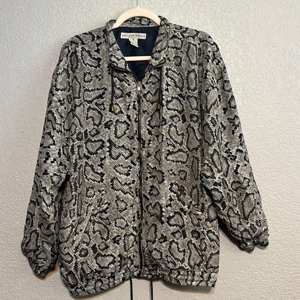 Vintage silk zip up jacket size medium. Snake skin print